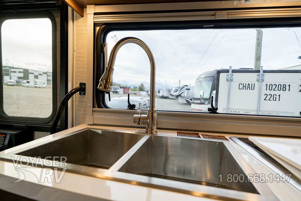 For Sale New 2024 Winnebago Navion 24J Class B+ & Vans & Class C