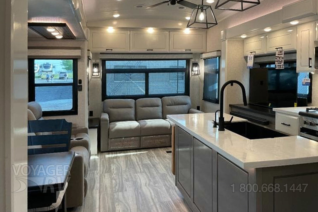 For Sale New 2025 Jayco Pinnacle 37MDQS 5th Wheels Voyager RV Centre