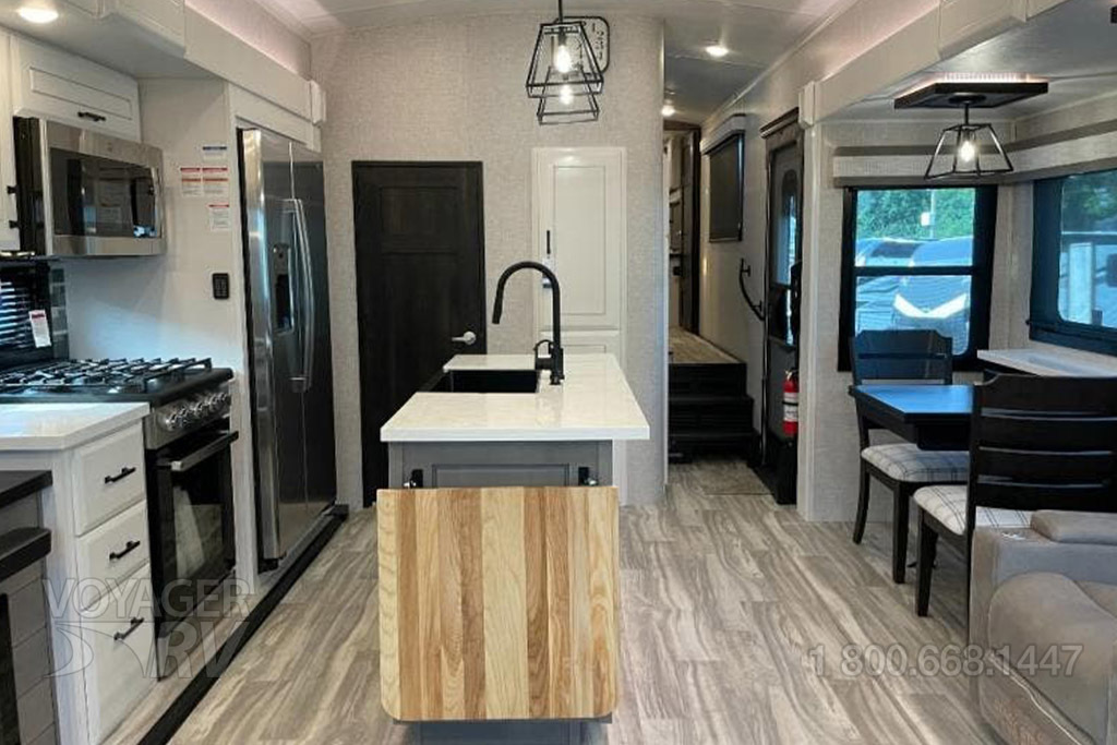 For Sale New 2025 Jayco Pinnacle 37MDQS 5th Wheels Voyager RV Centre