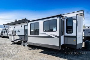 2024 Jayco Jay Flight 40LOFT Bungalow