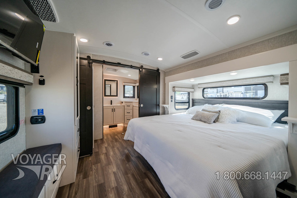 For Sale New 2025 Jayco North Point 382FLRB 5th Wheels Voyager RV Centre