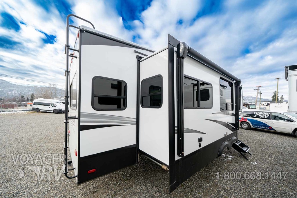 For Sale New 2025 Grand Design Reflection 337RLS 5th Wheels Voyager