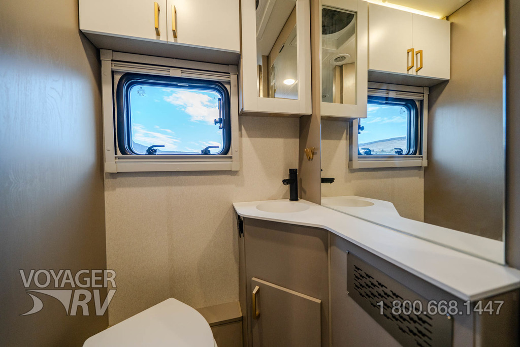 2026 Winnebago Navion 24R