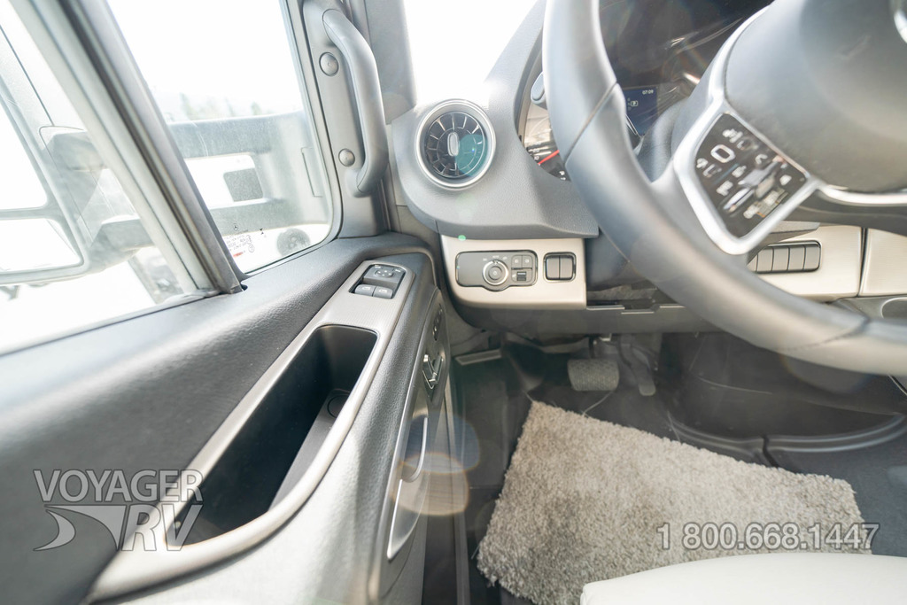 2026 Winnebago Navion 24R