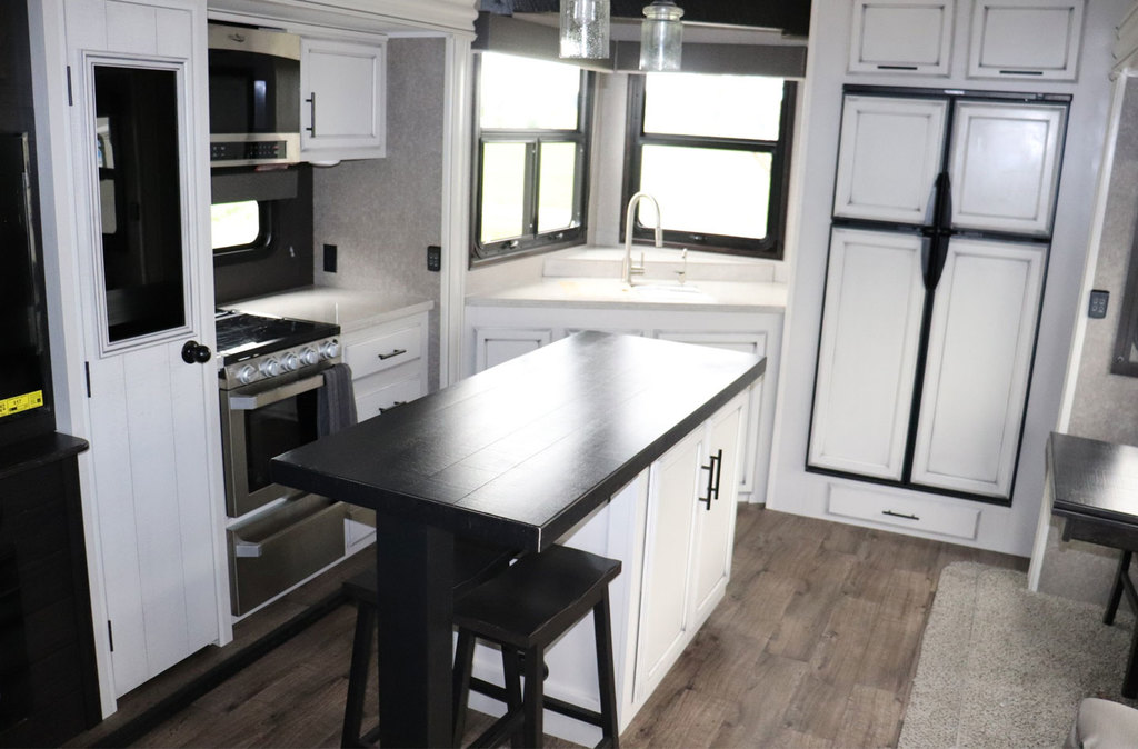 For Sale New 2024 Jayco Eagle 319MLOK 5th Wheels Voyager RV Centre
