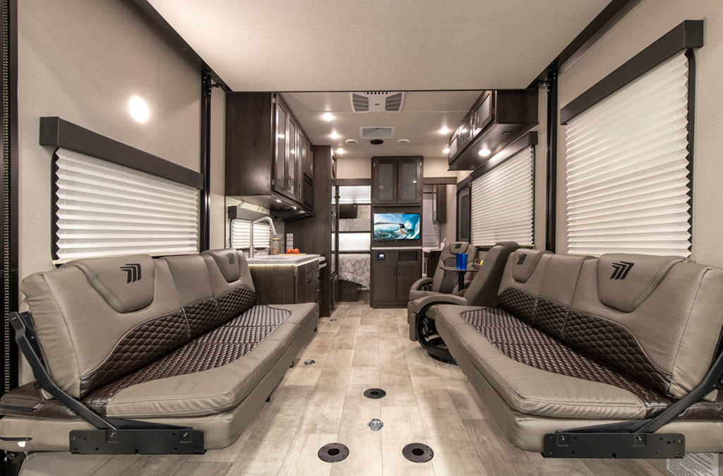 For Sale New 2022 Grand Design Momentum 23G Toy Haulers Travel