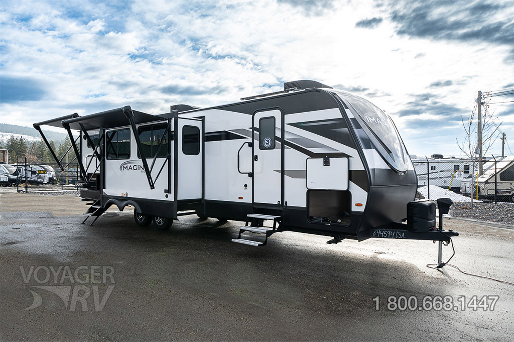 2023 two-story 5th wheel is enormous, but design is disappointing - RV  Travel