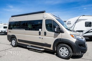 2023 Roadtrek Play SRT