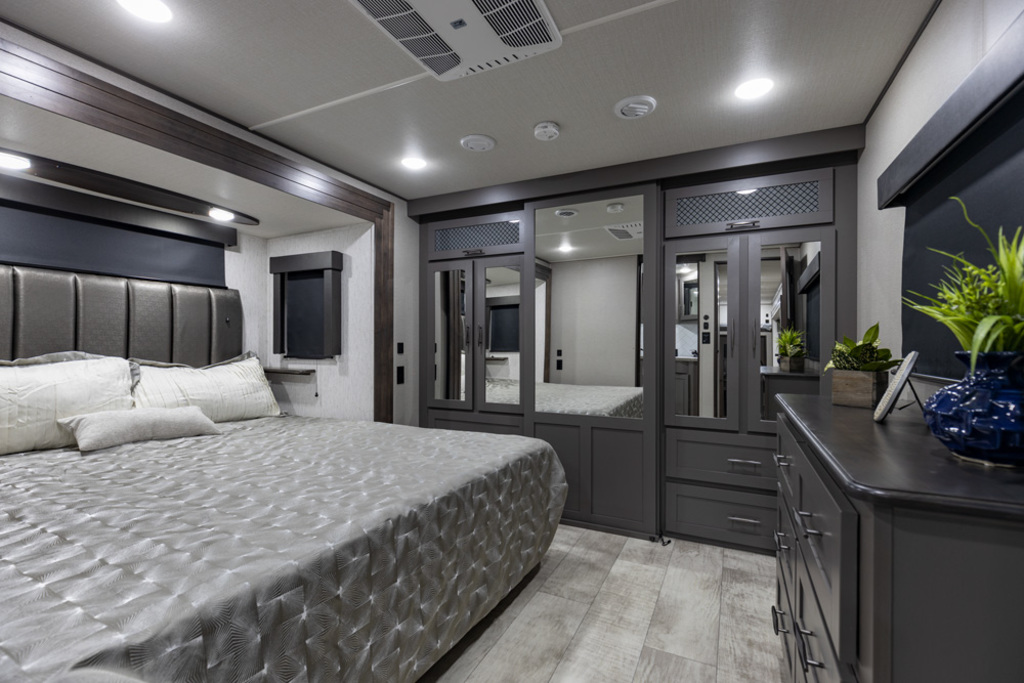 For Sale New 2024 Grand Design Momentum 351MS Toy Haulers 5th Wheels